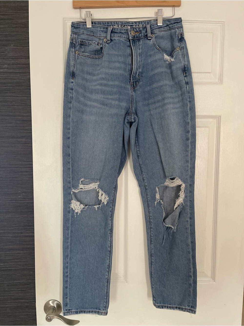 American Eagle Outfitters Light Blue Distressed Straight-Leg Jeans 6